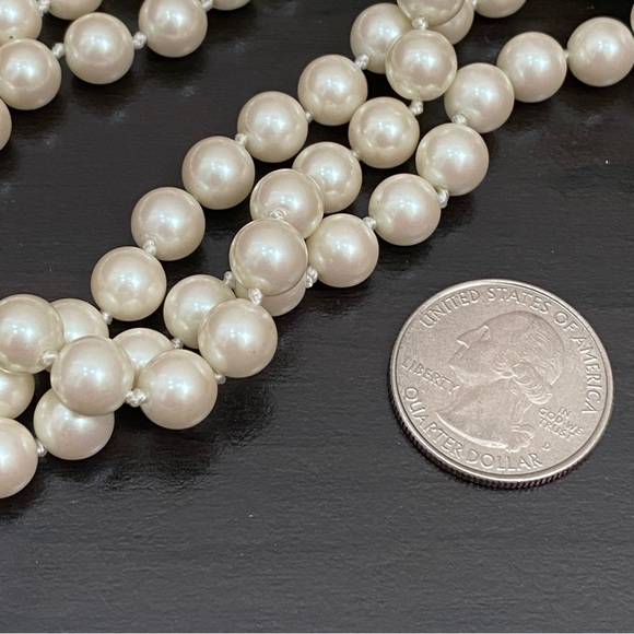 Vintage CAROLEE Signed 3-Strand Silver Box Clasp Faux Pearl Necklace - Picture 9 of 12